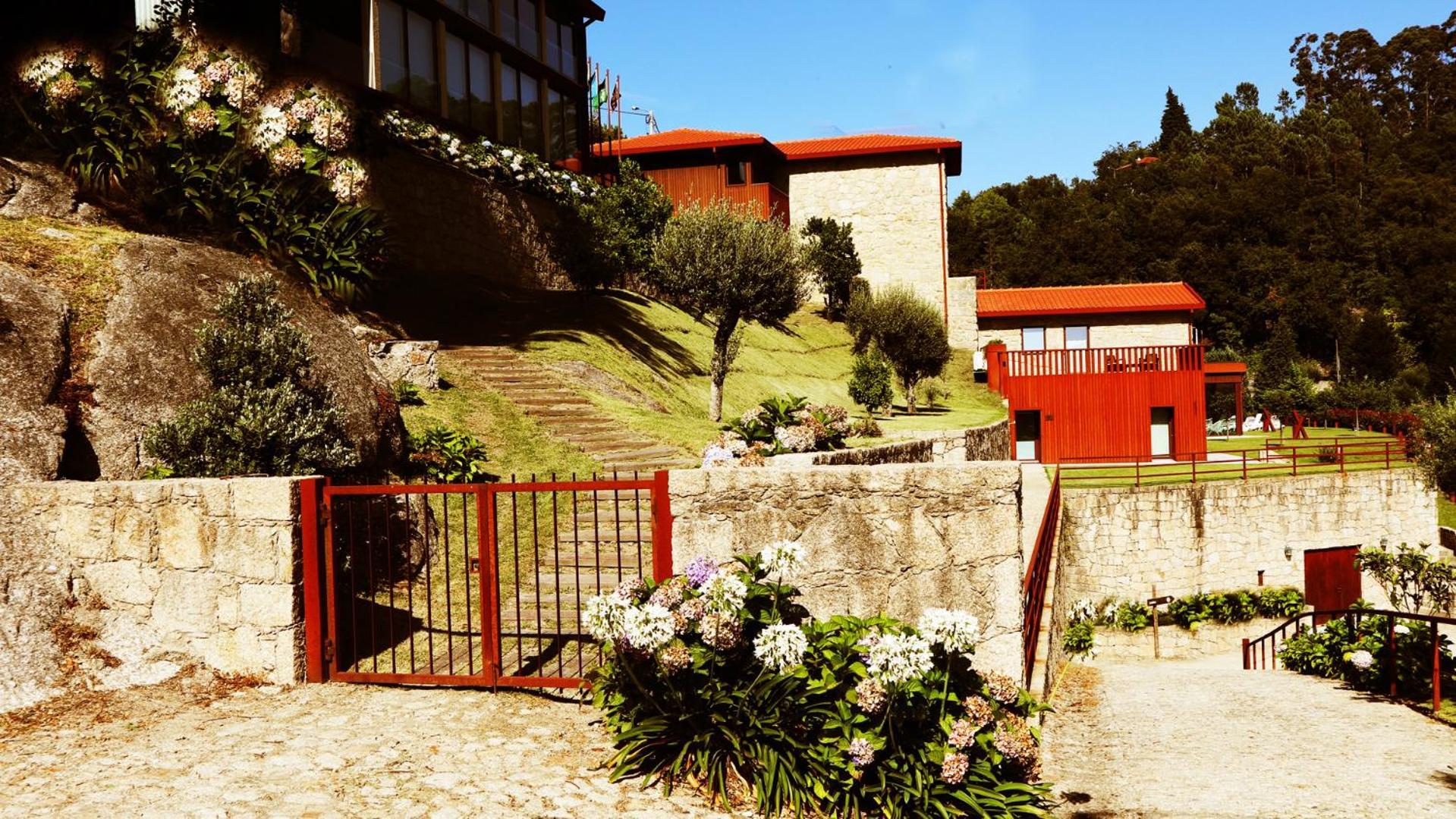 Agrinho Suites & Spa Geres Valdosende エクステリア 写真